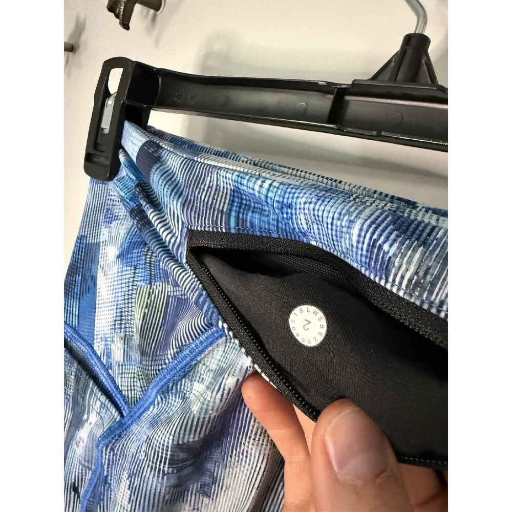Lululemon Run On Pace 7/8 High Rise Mesh Panels Blue Abstract Print Size 2 - Picture 3 of 6